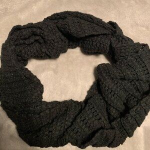 Victoria Secret Black Knit Infinity Circle Scarf